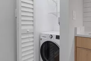 1621 W Chase Ave, Chicago, IL 60626 - Photo 10