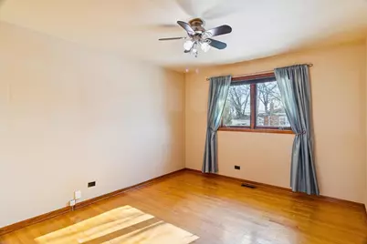 8301 Normandy Avenue, Burbank, IL 60459 - Photo 4