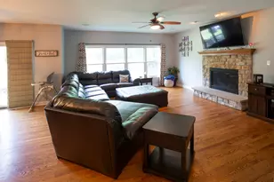 3S241 Williams Rd, Warrenville, IL 60555 - Photo 4