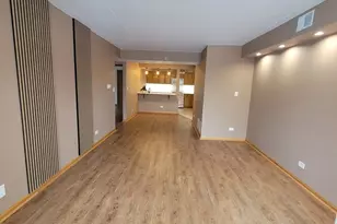 10418 S Keating Ave, Oak Lawn, IL 60453 - Photo 2