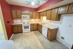 1320 E Arnold St, Sandwich, IL 60548 - Photo 6