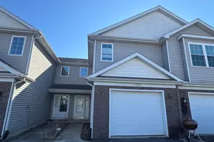 1320 E Arnold St, Sandwich, IL 60548 - Photo 1