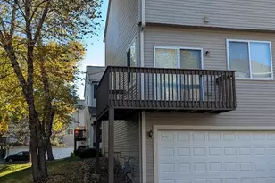 28764 W Pond View Dr, Lakemoor, IL 60051 - Photo 2