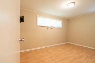 357 Neola St, Park Forest, IL 60466 - Photo 6