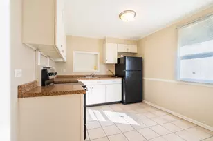 357 Neola St, Park Forest, IL 60466 - Photo 10