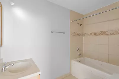 2451 W Howard Street #404, Chicago, IL 60645 - Photo 12