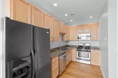 2451 W Howard Street #404, Chicago, IL 60645 - Photo 4