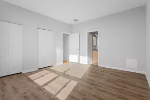 2451 W Howard St, Chicago, IL 60645 - Photo 6