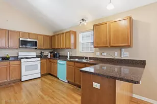 14852 Park Ave, Oak Forest, IL 60452 - Photo 8