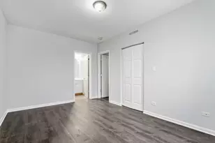 2451 W Howard St, Chicago, IL 60645 - Photo 8