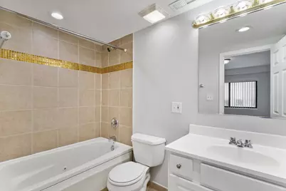 2451 W Howard Street #511, Chicago, IL 60645 - Photo 12