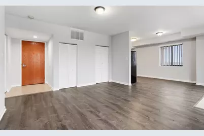 2451 W Howard Street #511, Chicago, IL 60645 - Photo 4