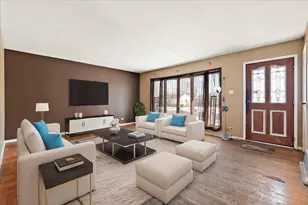 22720 Ridgeway Ave, Richton Park, IL 60471 - Photo 2