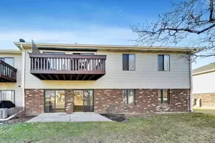 647 Cumberland Trail, Roselle, IL 60172 - Photo 22