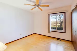 647 Cumberland Trail, Roselle, IL 60172 - Photo 18