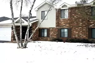 647 Cumberland Trail, Roselle, IL 60172 - Photo 2