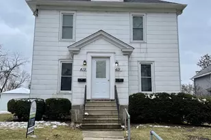 419 1/2 N 6th St, Dekalb, IL 60115 - Photo 2