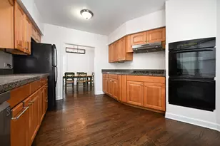 360 Erie Cir, Bloomingdale, IL 60108 - Photo 8