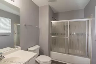 1890 Fredericksburg Ln, Aurora, IL 60503 - Photo 8