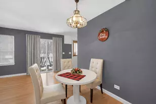 1308 Coldspring Rd, Carol Stream, IL 60188 - Photo 8