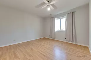 9 Oak Creek Dr, Buffalo Grove, IL 60089 - Photo 22