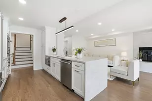 6850 Latrobe Ave, Skokie, IL 60077 - Photo 8