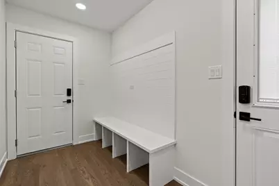 6850 Latrobe Avenue, Skokie, IL 60077 - Photo 16