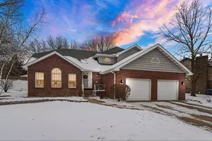 18 Honey Ln, New Lenox, IL 60451 - Photo 2