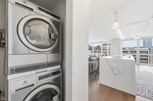 [Address not provided], Chicago, IL 60610 - Photo 10