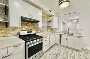 6228 N Artesian Ave, Chicago, IL 60659 - Photo 10