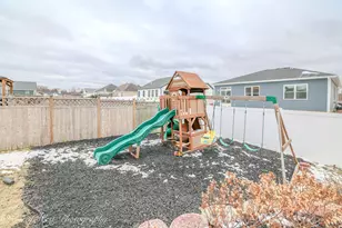 1005 Joel Ln, Genoa, IL 60135 - Photo 38