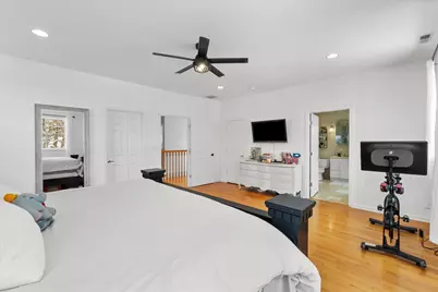 9341 S 82nd Avenue, Hickory Hills, IL 60457 - Photo 10