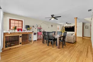 9341 S 82nd Ave, Hickory Hills, IL 60457 - Photo 2