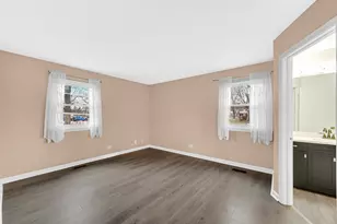 12 Aberdeen Ct, Schaumburg, IL 60194 - Photo 18