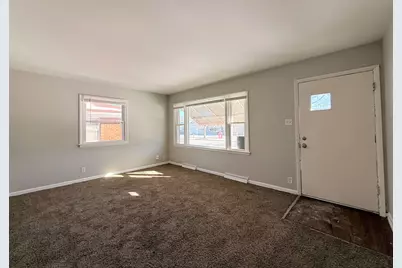 326 Clyde Avenue, Calumet City, IL 60409 - Photo 4