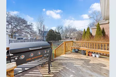 696 S Prospect Avenue, Elmhurst, IL 60126 - Photo 20