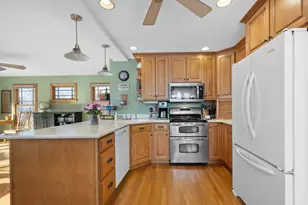 696 S Prospect Ave, Elmhurst, IL 60126 - Photo 6