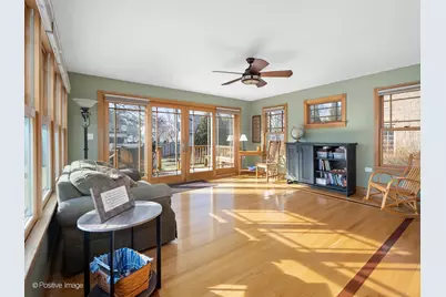 696 S Prospect Avenue, Elmhurst, IL 60126 - Photo 10