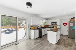 2001 Madison Ave, Gurnee, IL 60031 - Photo 6