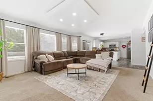 2001 Madison Ave, Gurnee, IL 60031 - Photo 4