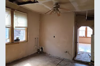 8847 S Burley Avenue, Chicago, IL 60617 - Photo 16