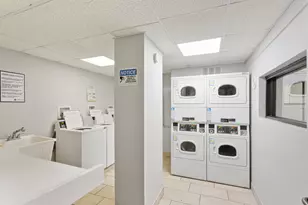 6826 N Ridge Blvd, Chicago, IL 60645 - Photo 16