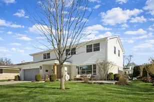 857 S Euclid Ave, Elmhurst, IL 60126 - Photo 2