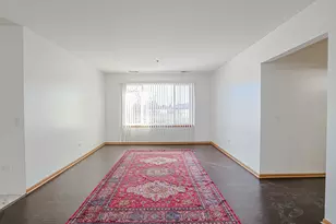 881 N Swift Rd, Addison, IL 60101 - Photo 10