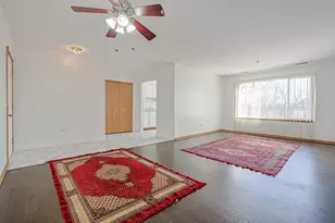 881 N Swift Rd, Addison, IL 60101 - Photo 8