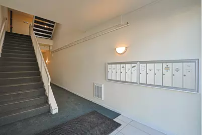 881 N Swift Road #206, Addison, IL 60101 - Photo 4