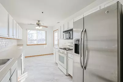 881 N Swift Road #206, Addison, IL 60101 - Photo 12