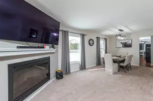 150 Old Darby Ln, Winthrop Harbor, IL 60096 - Photo 14