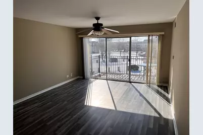 5000 Carriageway Drive #305, Rolling Meadows, IL 60008 - Photo 4