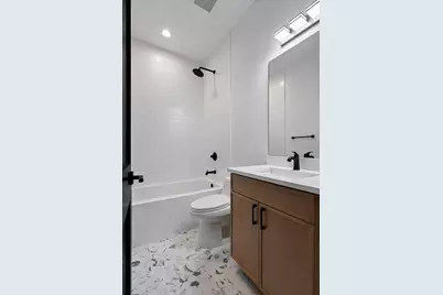 2636 W Evergreen Avenue #1, Chicago, IL 60622 - Photo 18